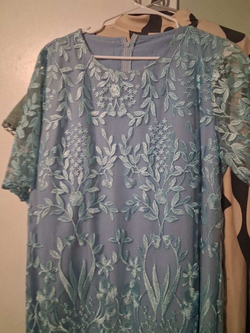 Blueish grey under the knee